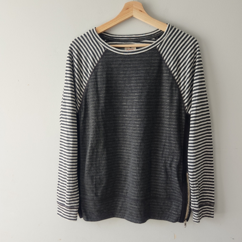 Sundry Raglan Stripe Sweater Hem Zippers size 1